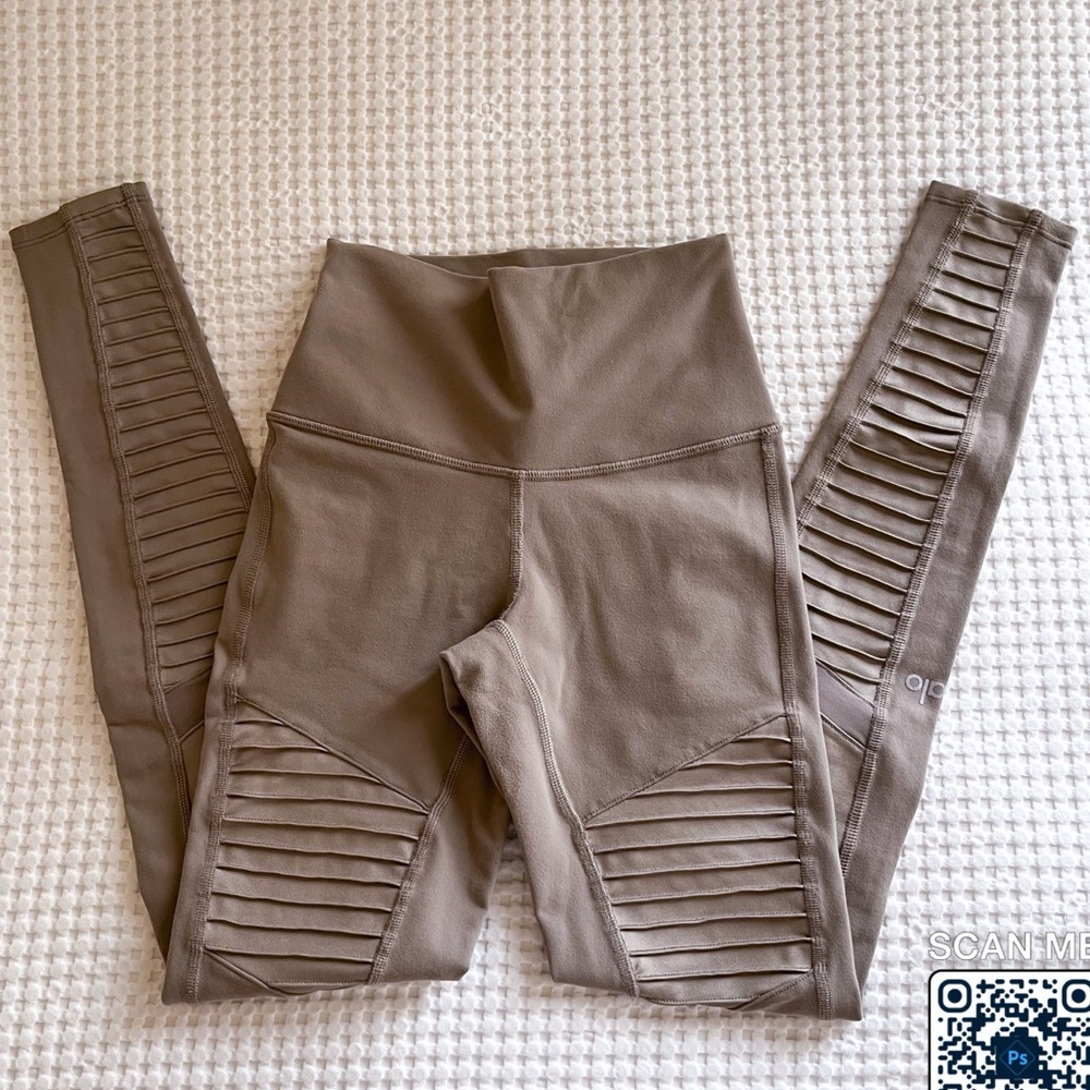ALO High-Waisted Moto Leggings GRAVEL